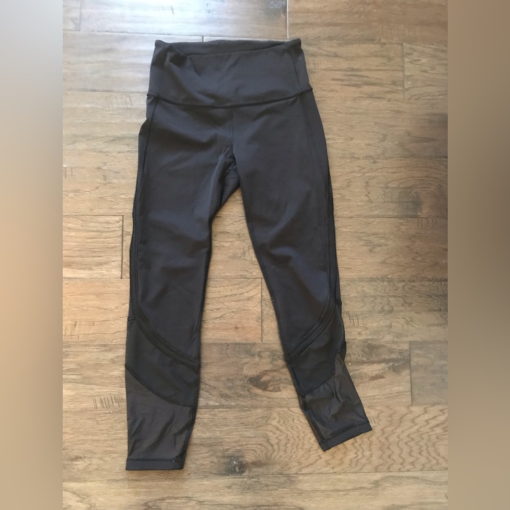 Lululemon Black 7/8 Run tight - size 6
